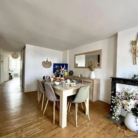 Break By Melrose 아파트 *