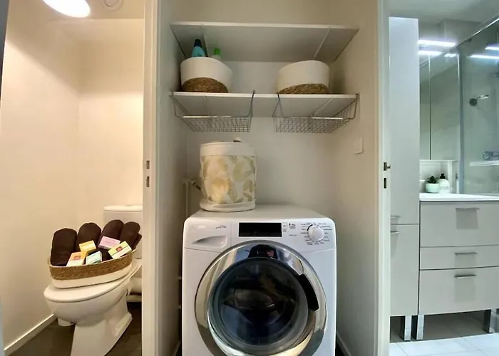 アパート Break By Melrose